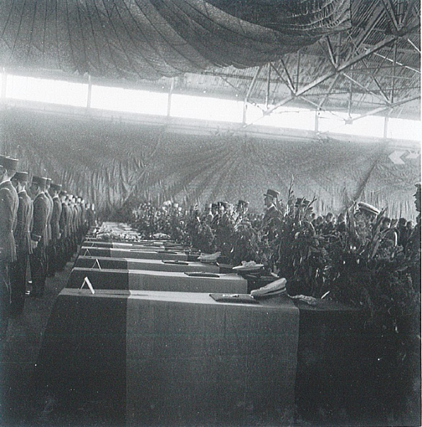 4_F 71 334 R6.jpg - .